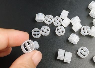 kupować Wysokiej wydajności Biofilm Carrier MBBR Filter Media 11mm X 7mm Rozmiar I Biały Kolor online manufacture