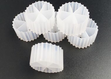kupować Środki filtrujące odpadów z tworzyw sztucznych China Extrusion Line Mbbr Akwakultura Media pływające online manufacture