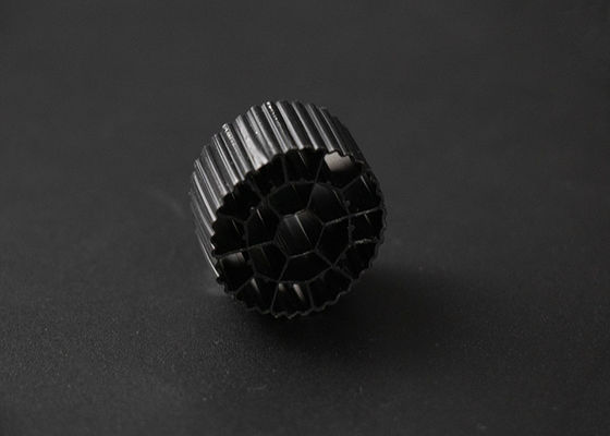 kupować Czarny kolor pływający 25*12MM Mbbr Bio Filter Media Materiał HDPE online manufacture