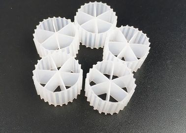 Biochipy rybne stawy MBBR K1 Filtry 20 lat długość życia 25 mm x 12 mm