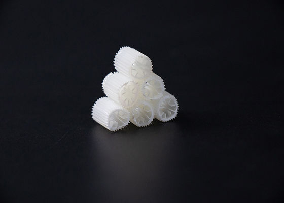 Białe nośniki filtrujące HIPS K1 dla zbiorników aerobowych