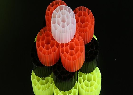 Bio kulki Filtry z tworzyw sztucznych Kolorowe i dziewicze Materiał HDPE MBBR