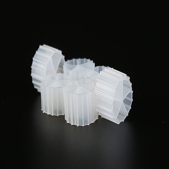 Biały kolor MBBR Bio Media Z Virgin HDPE Materiał Filtr akwarialny Oczyszczanie ścieków