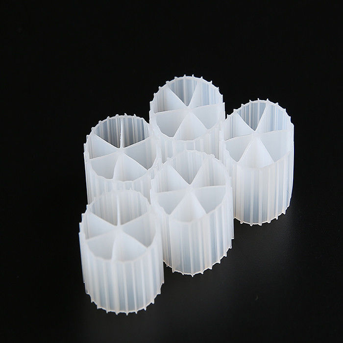 Długa żywotność MBBR Biocell Filter Media 0,96 g/cm3 - 0,98 g/cm3 Gęstość