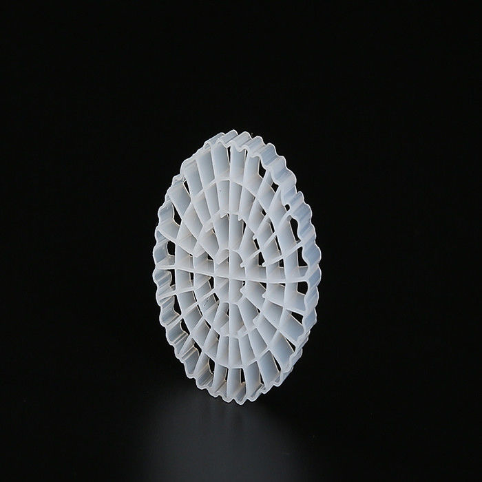 25*4mm PE64 K5 MBBR Bio Media K5 Biały kolor i dziewiczy materiał HDPE dla systemu RAS