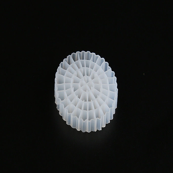 Biały kolor MBBR Bio Media Virgin HDPE Material K5 do oczyszczania ścieków