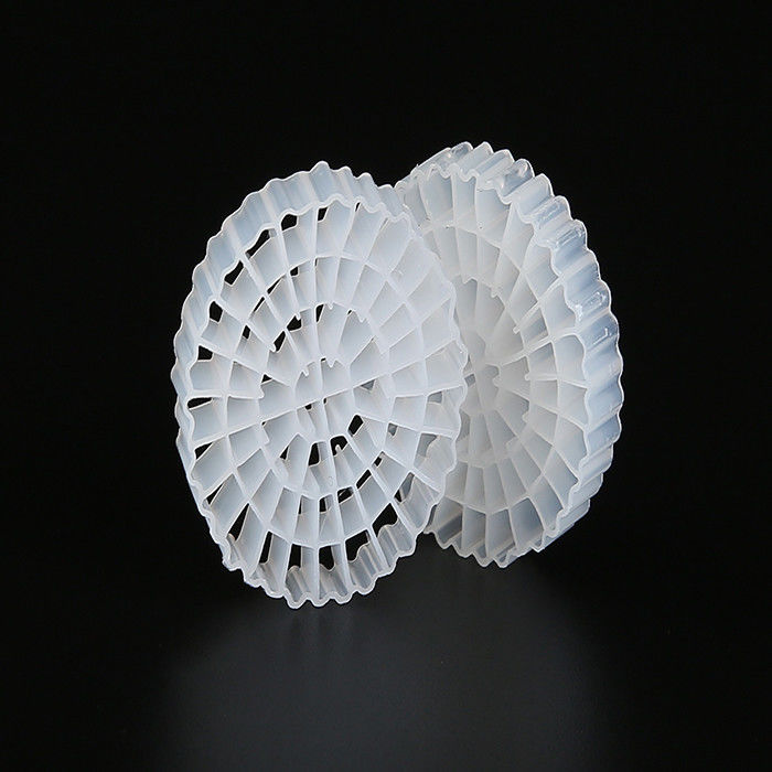 Oczyszczanie ścieków Środki filtracyjne z tworzyw sztucznych MBBR HDPE biomover duże 1200 m2/m3 Powierzchnia sprzęt IFAS