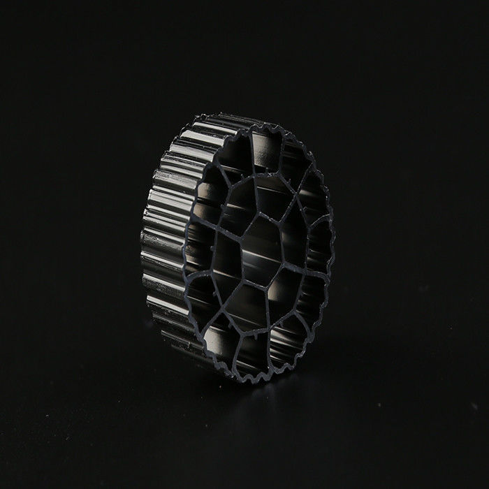 Czarny kolor MBBR Bio Media z aktywowanym węglem i dziewiczym materiałem HDPE