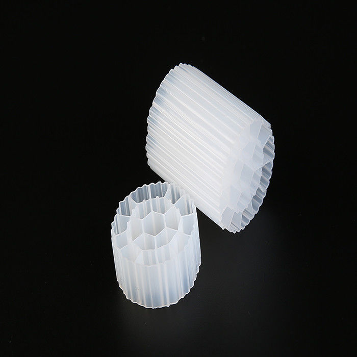 Materiał 100% niewykorzystany HDPE MBBR Bio Media 35*18mm Wielkość Certyfikacja FDA