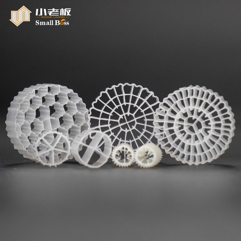 Aktywna pleśń MBBR Filtr biomasy 25*10mm 38 Pokoje Łosoś wodny Akwakultura lądowa Płynący nośnik