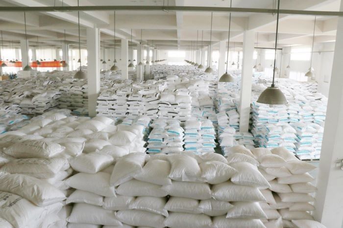 Wysokiej wydajności Biały kolor Materiał plastikowy Filtry dla oczyszczania ścieków mbbr dla systemu ras duża powierzchnia