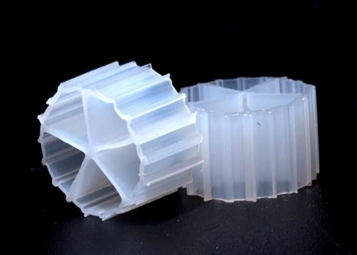 Niewykorzystany materiał HDPE Biały kolor Filtr MBBR Bio Media do oczyszczania wody