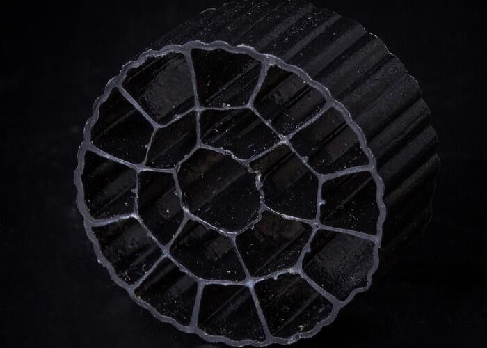 popularny kolor czarny, niewykorzystany materiał HDPE MBBR bio media do oczyszczania ścieków przemysłowych