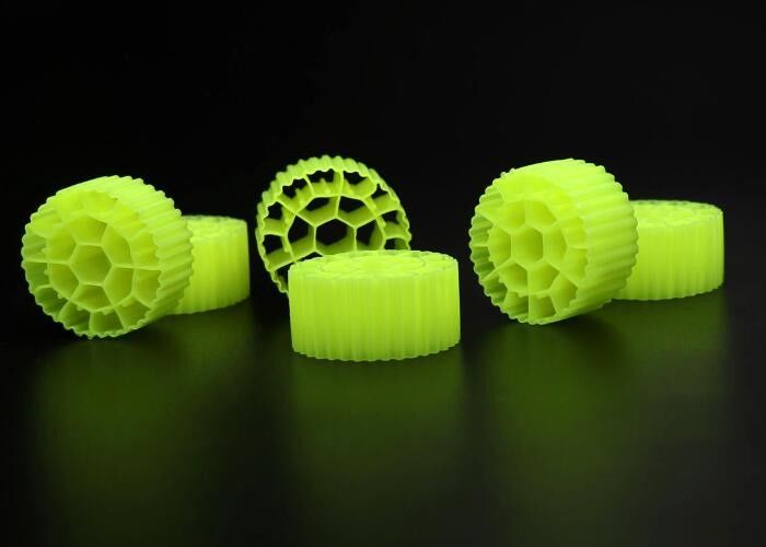 Żółty Mbbr Plastic Bio Balls Filter Media For Aquarium 25mm X 12mm Gorąca forma