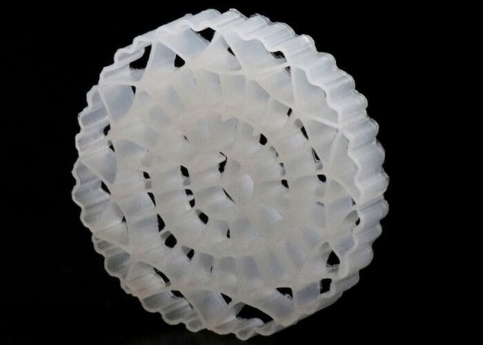 HDPE Kaldnes Filter Media For Ponds Biocells Technologia MBBR Odporność na uderzenia