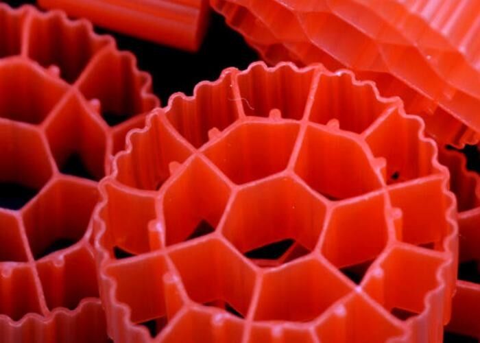 MBBR Bio Filter Media z białym kolorem i dziewiczym materiałem HDPE do ścieków
