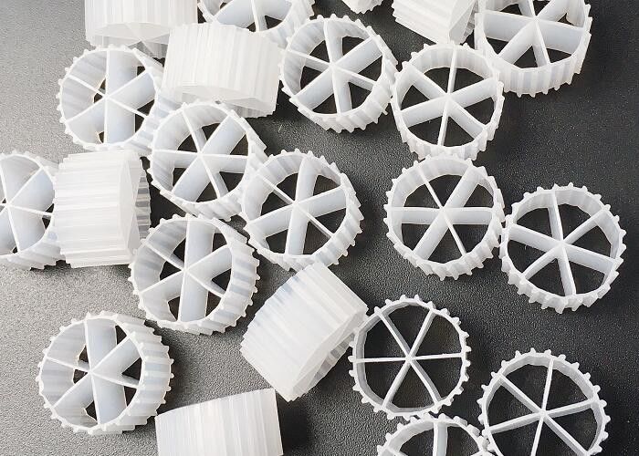 Hodowla ryb Biały Mbbr Filtr Biocell Oczyszczanie wody 16*10mm Duża powierzchnia