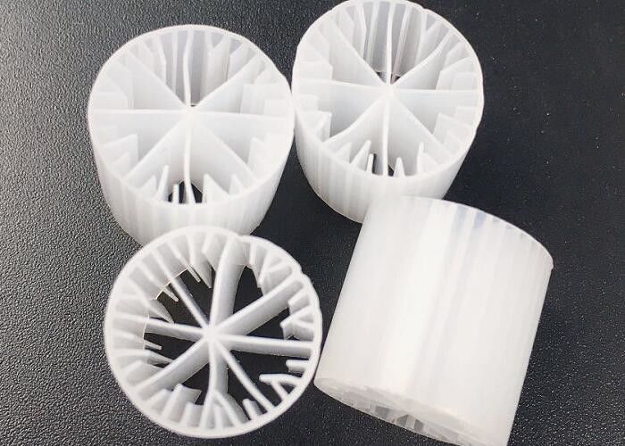 zbiorniki beztlenowe 15*15mm ifas proces MBBR bioballe długą żywotność hdpe przyjazne dla środowiska media filtracyjne