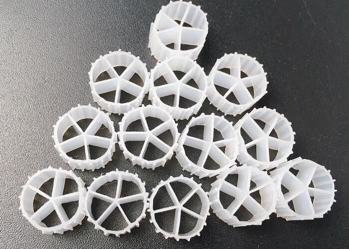 10*7mm MBBR pływający nośnik hodowla ryb akwakultura na lądzie hdpe materiał środowiskowy super jakość biały kolor