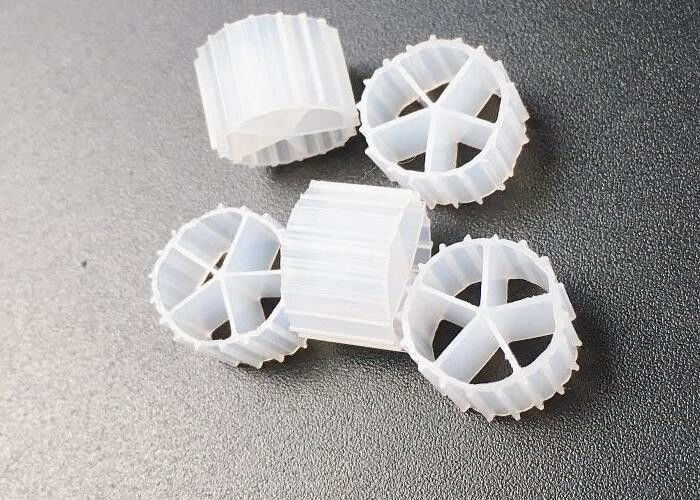 UV odporny HDPE 10*7MM MBBR BIOBALLS IFAS proces 5 pomieszczeń fda bezpieczny materiał pływający medium tanio cena