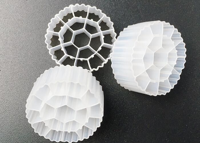 Zbiornik KOI 19 pomieszczeń MBBR nośnik biofilmu materiał HDPE biały kolor 25*12mm media proces oczyszczania ścieków a/o