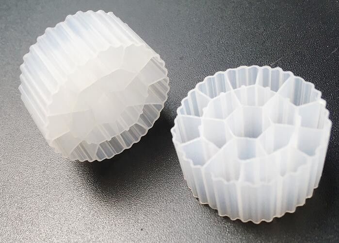 Biały kolor 25*12mm Mbbr Bio Media Ifas Proces usunięcia dorsza