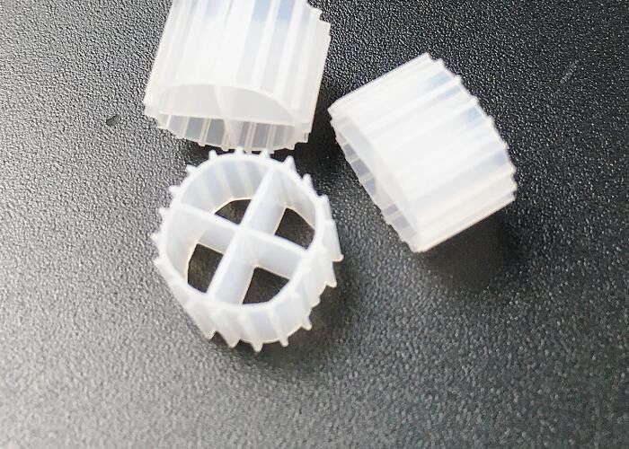 Kaldnes MBBR Bio Filter Media Pływające Poruszające łóżko Biofilm Reaktor Akwarium Biały kolor 11*7mm