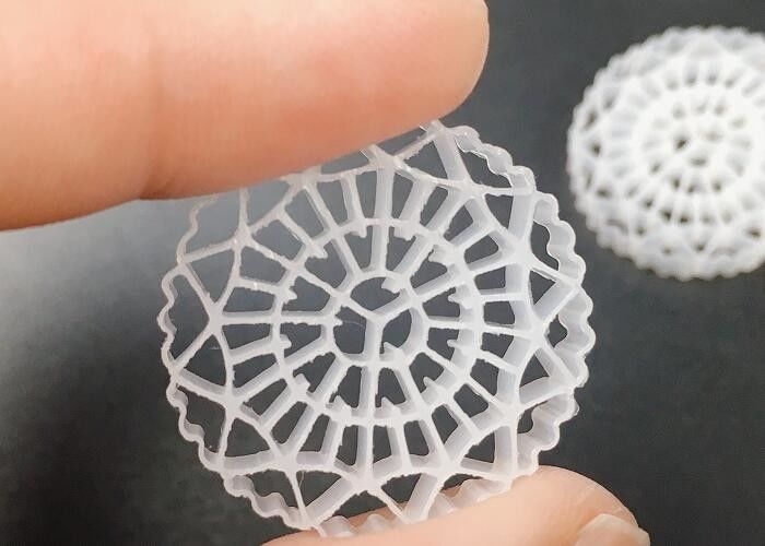 Oszczędność przestrzeni Biorurek MBBR Fliter Media PE63 Do oczyszczania ścieków / RAS Z technologią białego koloru A2/O