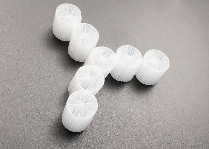 Czerwone komórki biobójcze Bio Balls Filter Media Eco Friendly Industrial Water Treatment