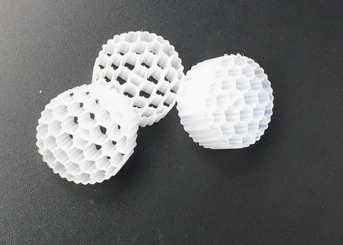 Filtr biologiczny w kolorze białym MBBR BIO MEDIA FAB CARRIER 25*10MM 38 POKŁADÓW Oczyszczanie ścieków