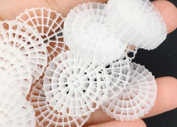 K3 Kaldnes Mbbr Pływające kule BIO Filtr media Hdpe 25*4mm Biały kolor