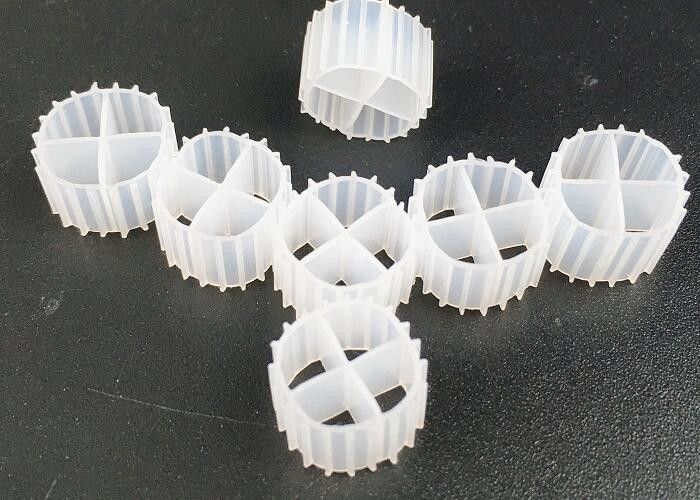 Niewykorzystany materiał HDPE Kaldnes K1 Filtr Media Bio Balls dla akwariów