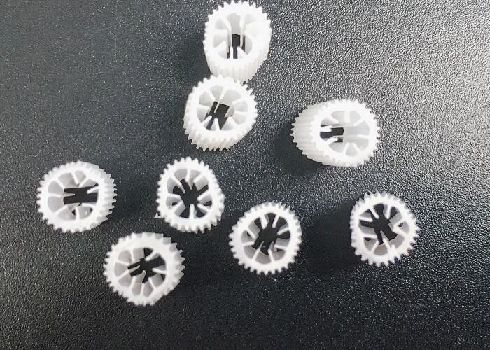 Oszczędzanie przestrzeni Plastyczne pływające filtry Kaldnes Bio Filter Media