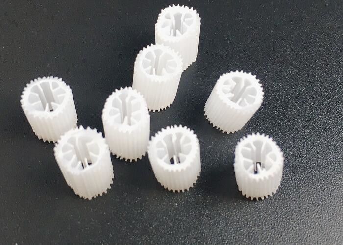 Oszczędzanie przestrzeni Plastyczne pływające filtry Kaldnes Bio Filter Media