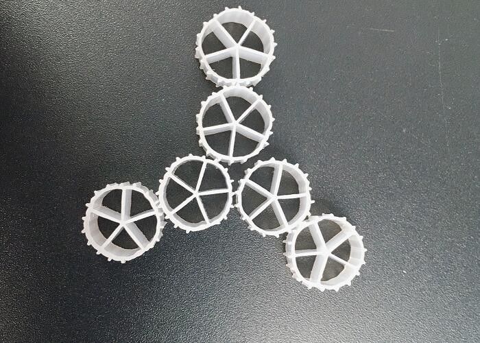 Białe, pływające filtry z dziewiczym materiałem HDPE do oczyszczania ścieków