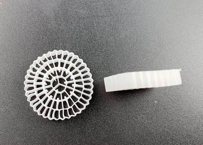 Kaldnes K5 FDA Bezpieczeństwo Aktywny Biofilm Wisiający Szybko Mbbr Bio Filter Media