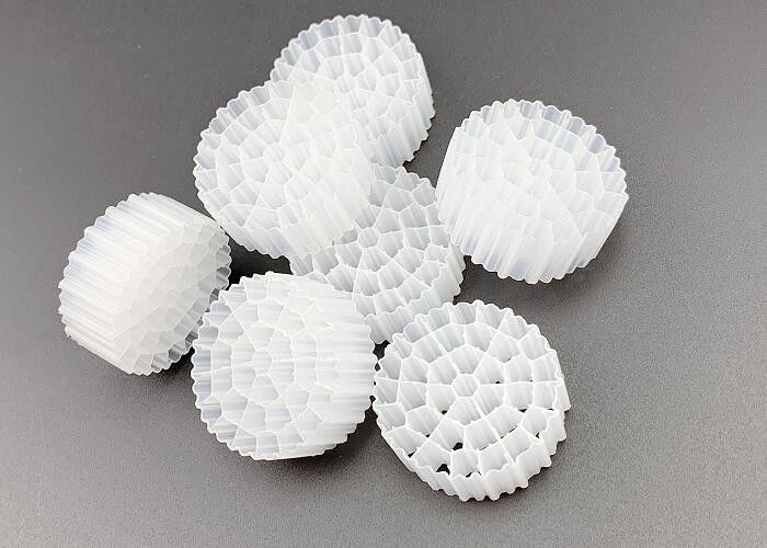Biały kolor HDPE K1 Filtry PE37 Do poprawy jakości wody