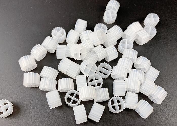 11*7mm Naturalny kolor i pierwotny materiał HDPE MBBR Biofilm