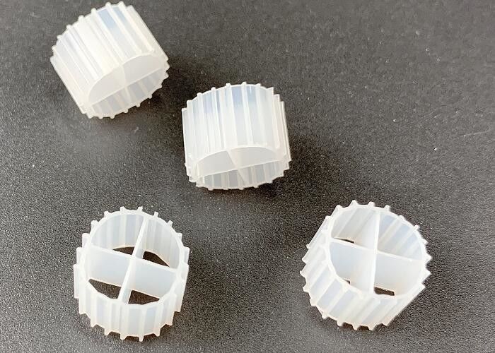 11*7mm MBBR Bio Filter Media K1 z białym kolorem i dziewiczym materiałem HDPE