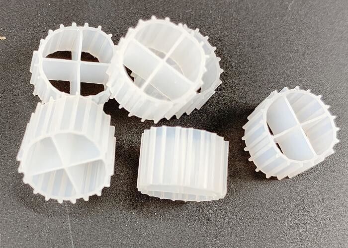 Biały kolor MBBR Media Biofilm Carrier z super dekarboryzacją i dziewiczym materiałem HDPE
