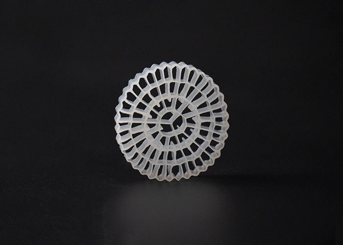 Pierwszy materiał HDPE MBBR Bio Media Biały kolor I 25*4mm Rozmiar Wysoka powierzchnia MBBR