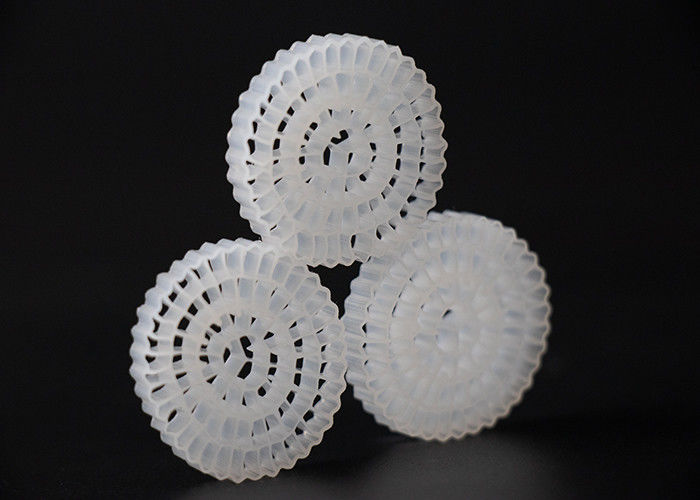 Pierwszy materiał HDPE MBBR Bio Media Biały kolor I 25*4mm Rozmiar Wysoka powierzchnia MBBR