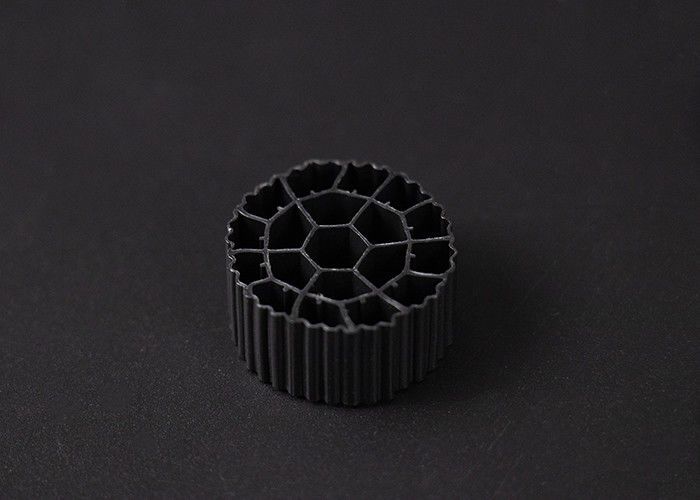 Materiał MBBR Filter Media Biofilter 25mm X12mm Wielkość 600 m2/m3 Powierzchnia