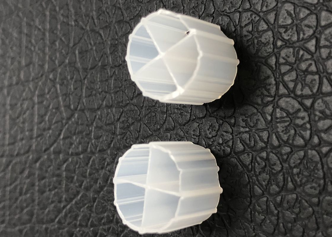 Biały kolor MBBR Bio Carrier Media dla zbiornika beztlenowego z dziewiczym materiałem HDPE i wielkością 12*9mm