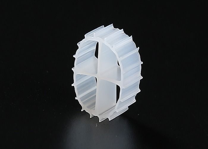 Oczyszczanie ścieków Przenoszenie łóżka Filtr medialny biopipa Niskie zużycie energii fab media k1 11*7mm biały kolor