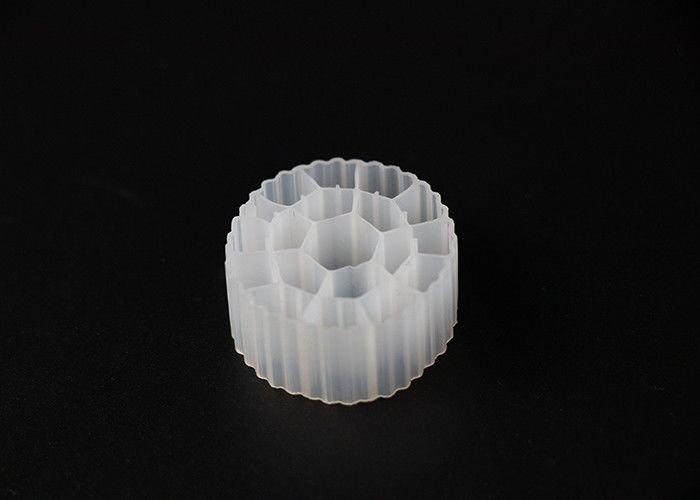 Szybki wzrost 25*10 mm Mbbr Biofilter Media Obszar oczyszczania wody