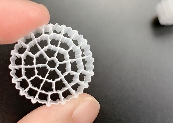 Virgin HDPE 25*10MM Biały kolor MBBR Filtry plastikowe Duża powierzchnia