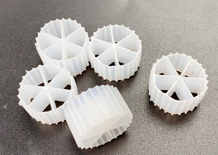 PE04 Duża powierzchnia Biały kolor MBBR Bio Media 6 Pokoje 800m2/M3