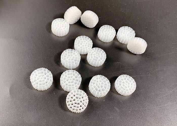 Przenośne łóżko Biofilm reaktor Pływająca studnia Kaldnes Filtr media 37 Pokoje 800m2/m3