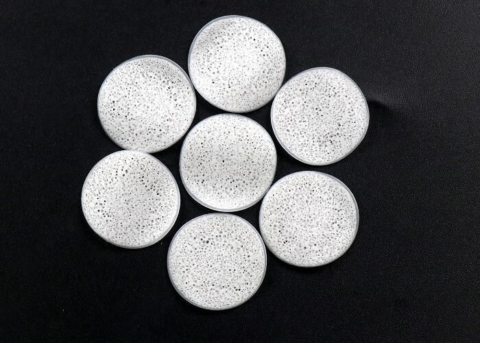 Bio Chips Biologiczne Filtry Biotubowe Media Biały Kolor Okrągły Płaskie kawałki